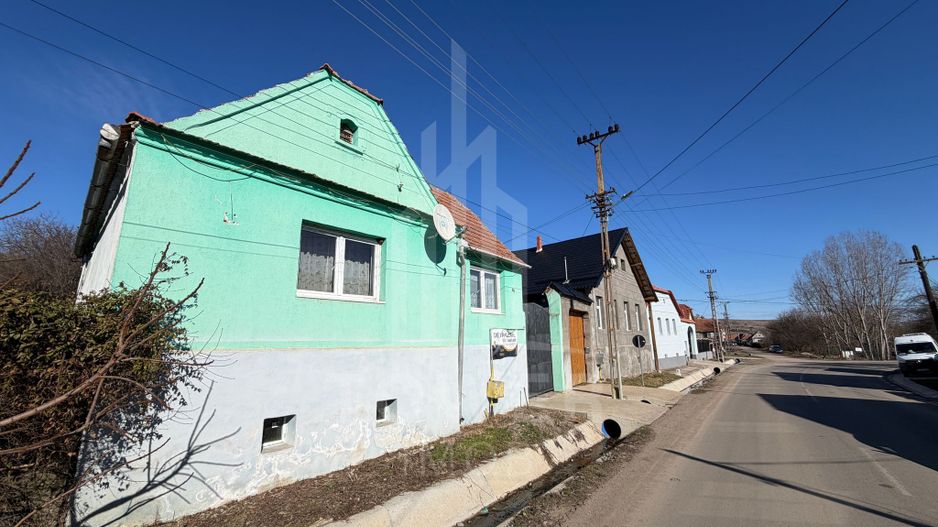 Casă spațioasă si 1790mp teren de vanzare in Hașag, la doar 30 km de Sibiu - Poză 3