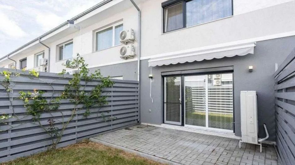 Inchiriere o casă tip duplex spațioasă și bine compartimentată - Poză 3