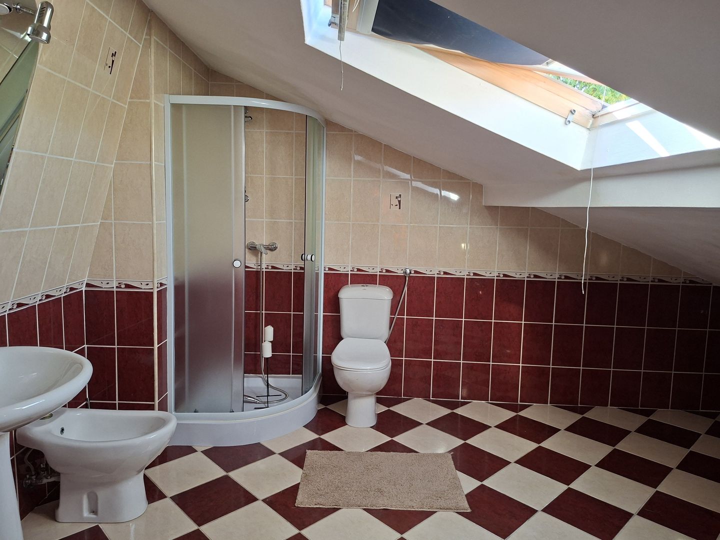 BRASADAS vinde casa individuala in zona SEMICENTRALA. - Poză 9