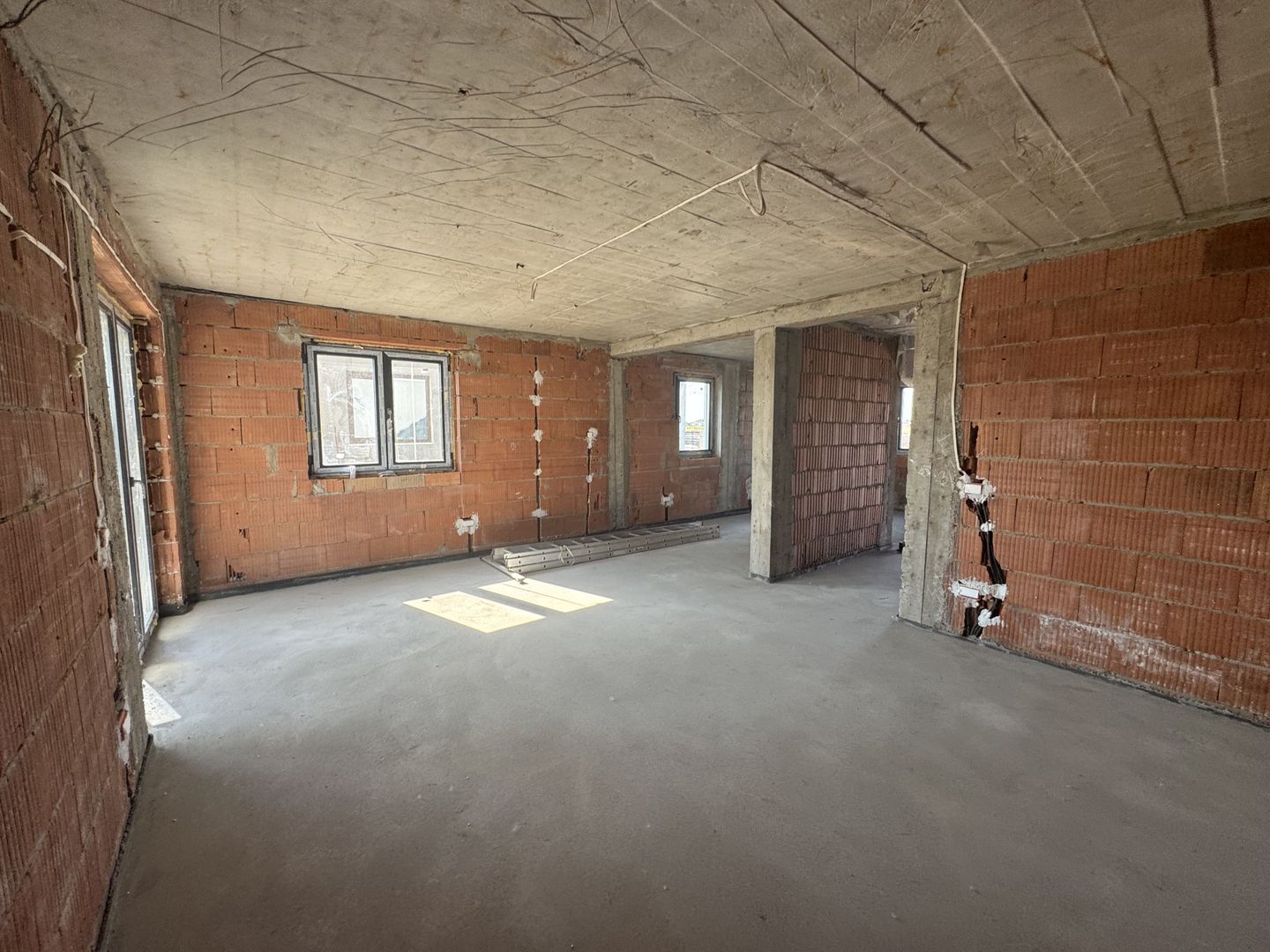 Sacalaz, 1/2 Duplex P+M, 4 Camere,2 Bai,Terasa Acoperita - Poză 8