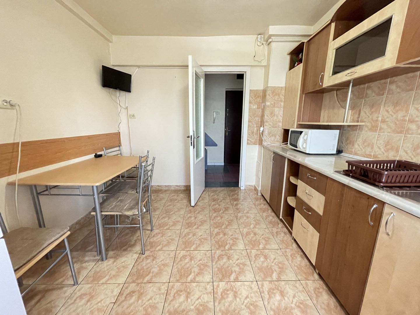 Apartament cu doua camere in zona Aradului - Poză 5