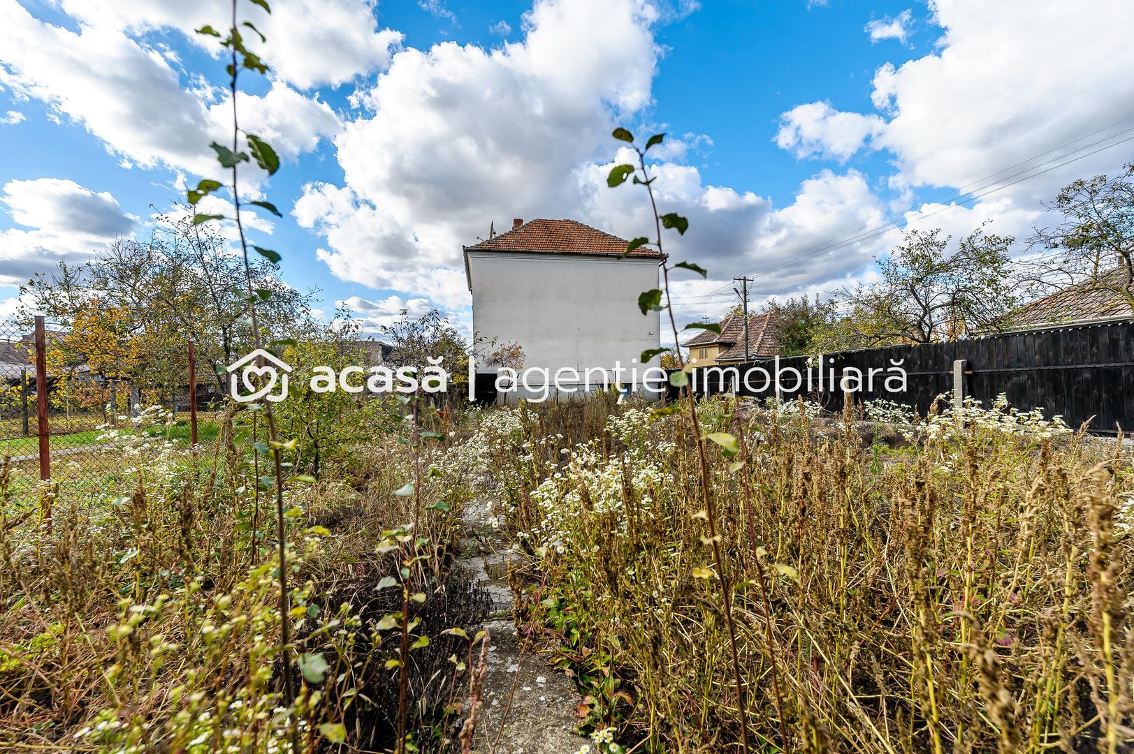 Casă din cărămidă cu 8 camere – zonă liniștită, LIPOVA - Poză 1