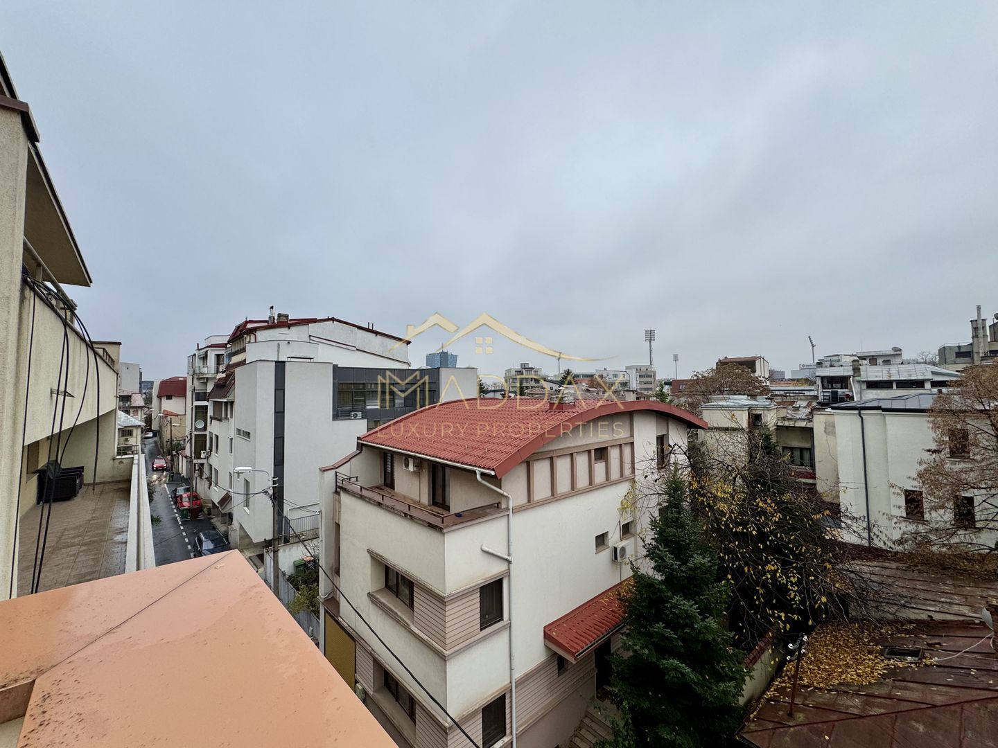 Vila centrala cu 13 camere *460mpu* + garaj // Dorobanți - Poză 15