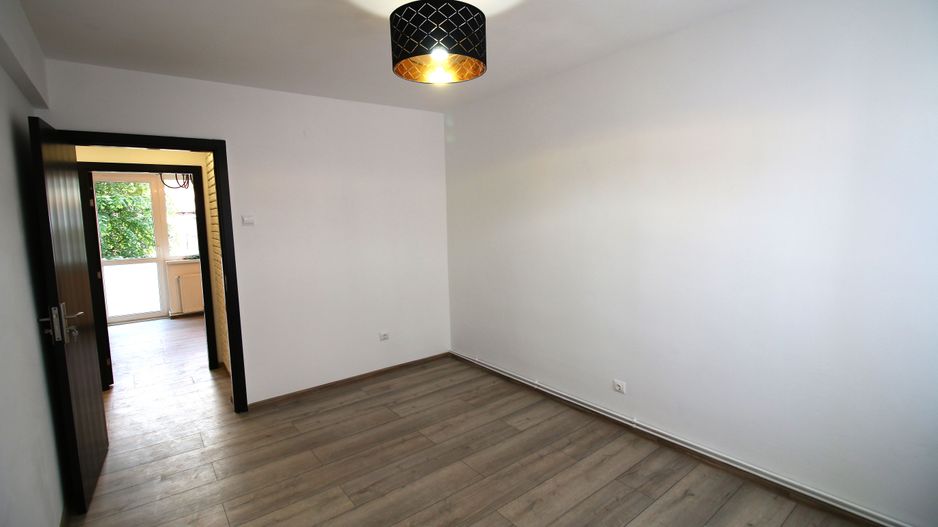 Centru Civic, 2 camere decomandate, etaj 1 - Poză 5