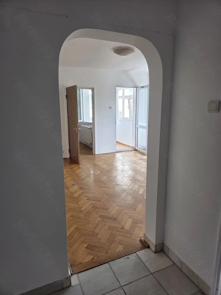 Vanzare  apartament 2 camere Dristor- Piata Ramnicu Sarat - Poză 2