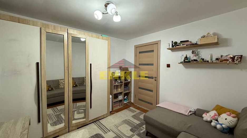 De vanzare apartament + teren generos în apropiere - Poză 4