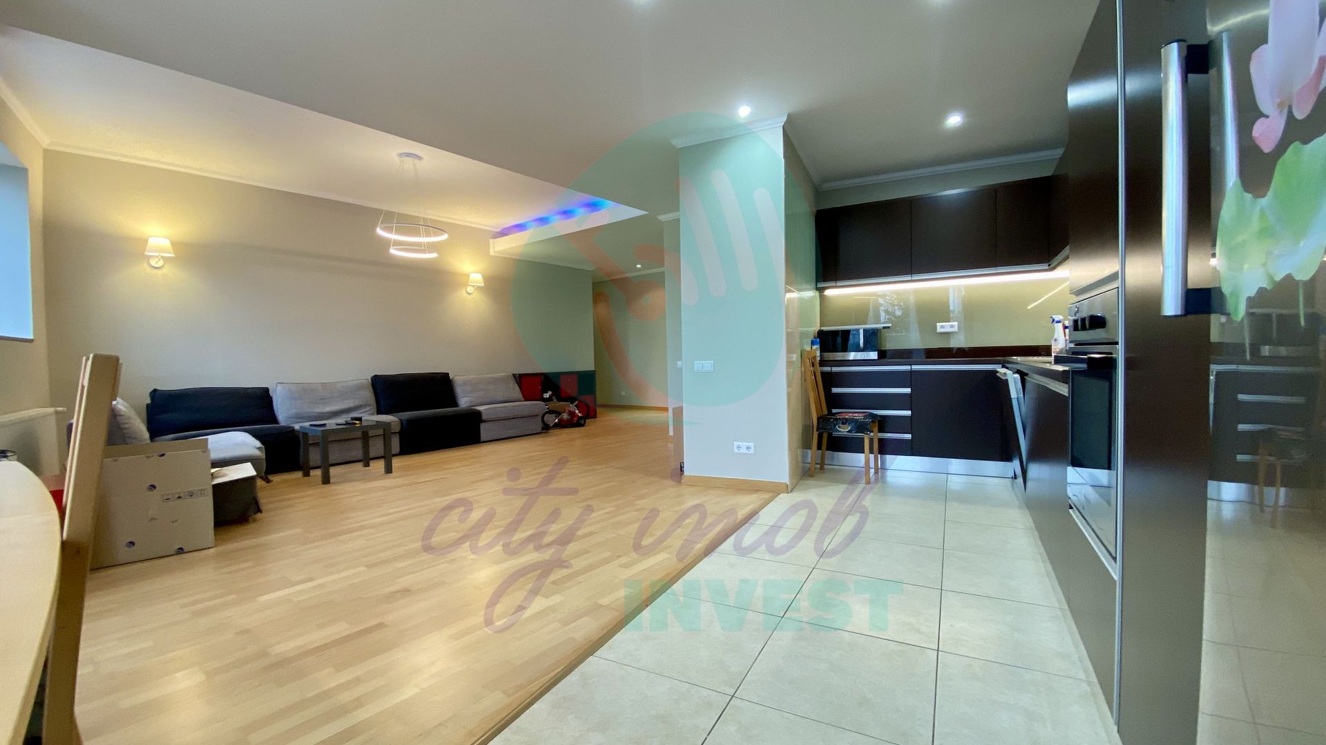 Apartament 4 camere cu 2 locuri de parcare - Poză 3