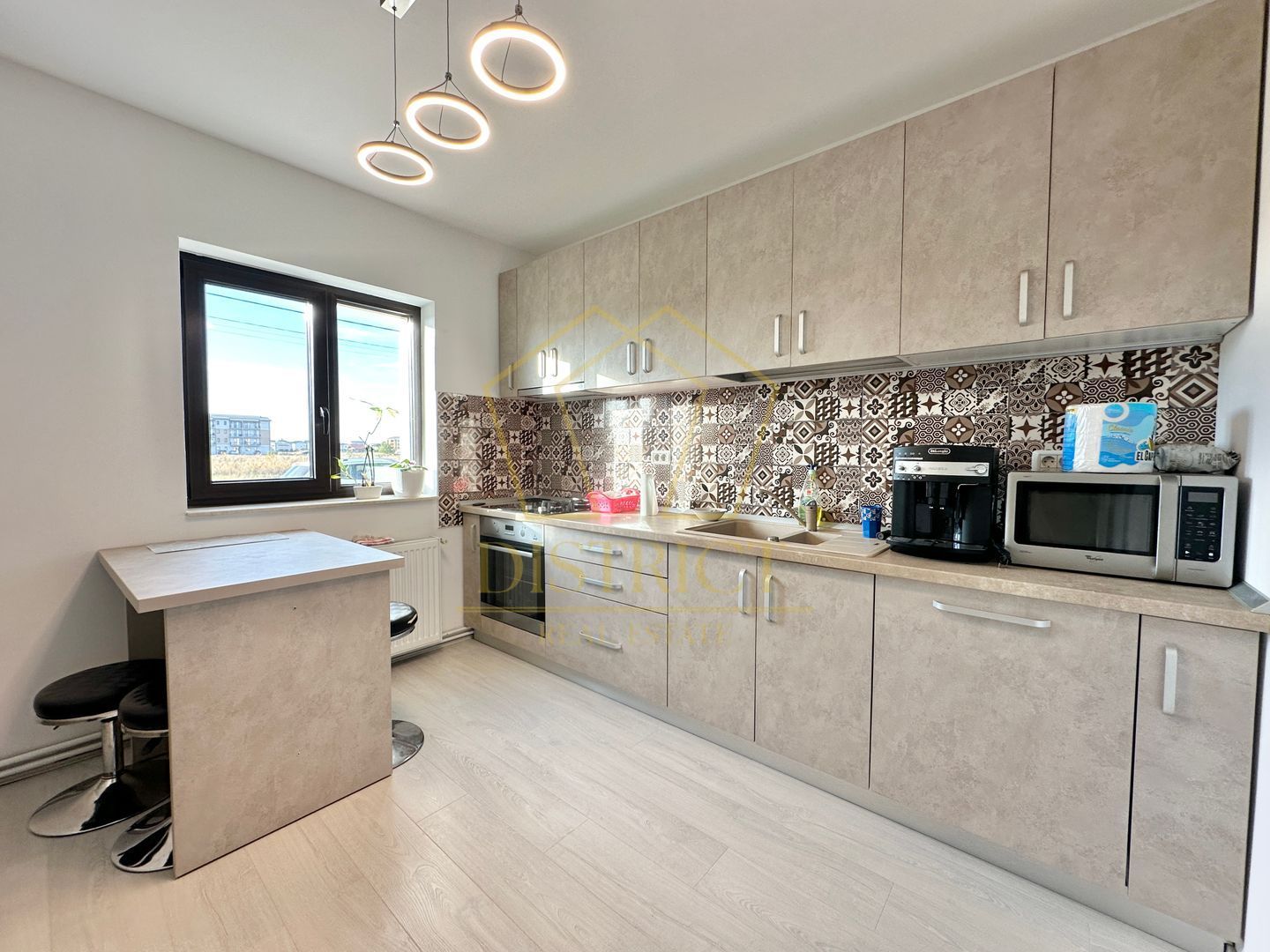 Duplex cu 4 camere si dressing mobilat in Giroc zona Planetelor la asfalt. - Poză 7