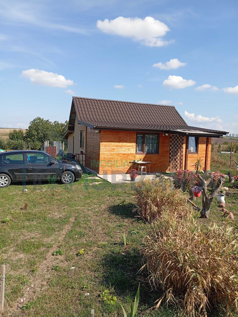 Casă cu teren de 2200 mp în satul Bogdănești, la 10 km de Iași - Poză 1