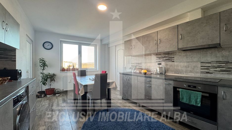 Apartament cu 4 camere de vanzare, Ampoi 2 - Poză 2