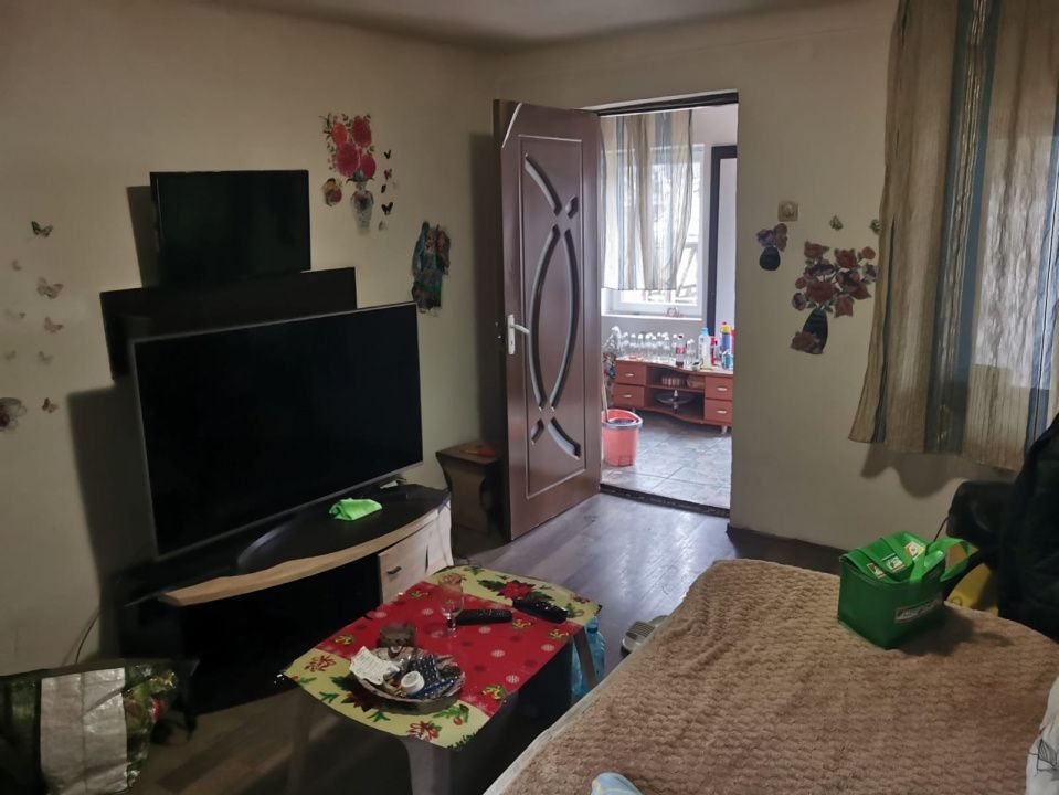 Casa de vanzare - comuna Pielesti - Poză 5