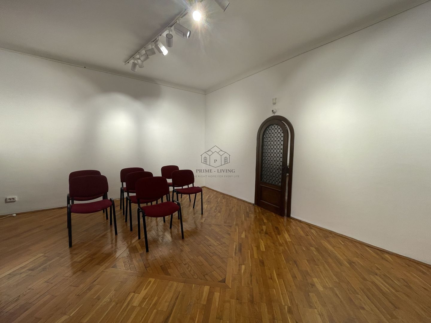 VILA SUPERBA LA INCHIRIERE PRETABILA CA SPATIU DE BIROU SAU REZIDENTA - Poză 17