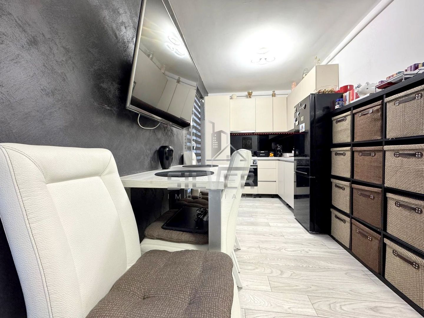 Apartament cu 2 camere+terasa de 23.6 mp/zona străzii Eroilor. - Poză 5