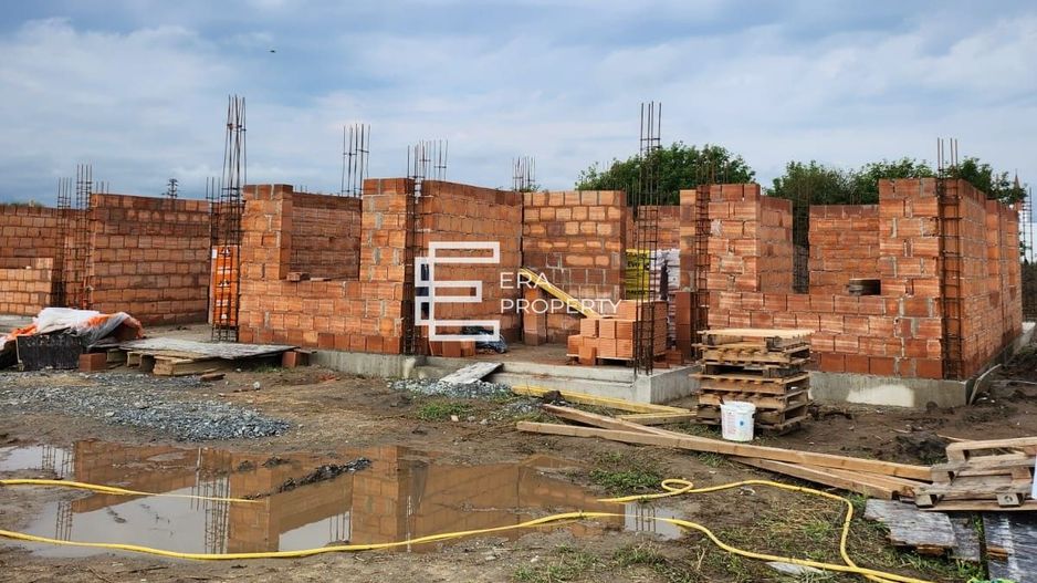 Case pe un singur nivel teren 479 mp cu panouri solare – Cristian/Sibiu - Poză 5