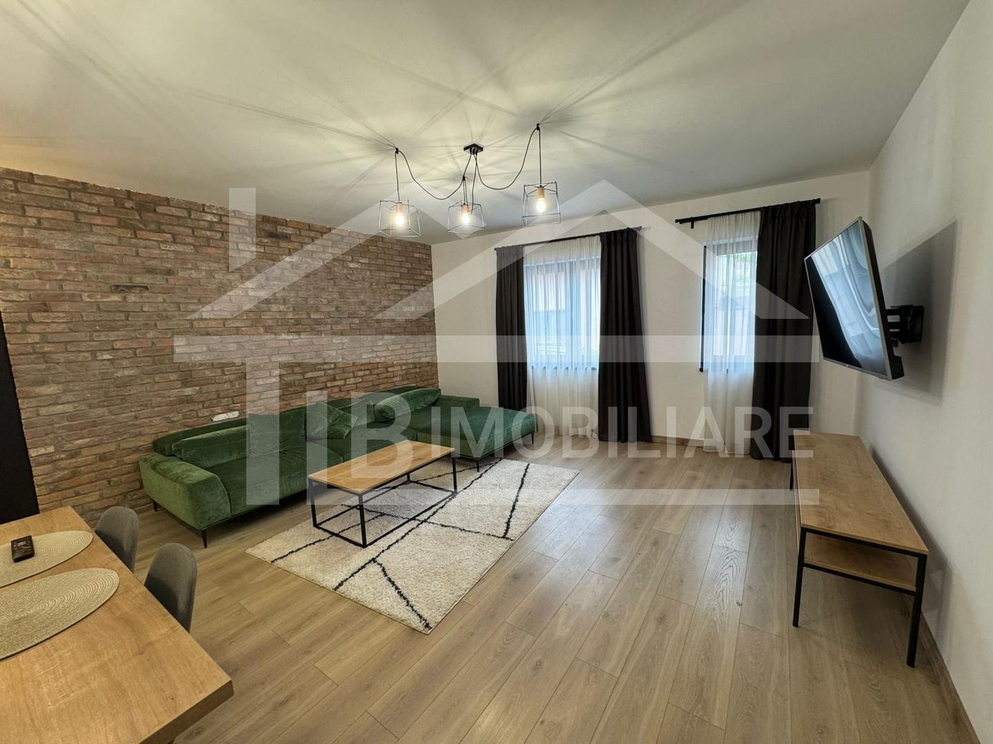 Apartament cu 3 camere, 90mp, decomandat, parcare, Zona Centrala - Poză 3