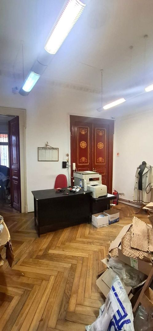 Sanctuar de Epocă: Reședință Grandioasă cu 10 Camere, Turn și Grădină - Poză 7