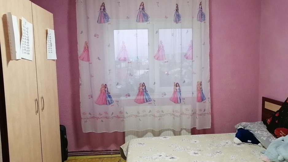 Tractorul 3 camere, situat in  zona Peny. - Poză 3