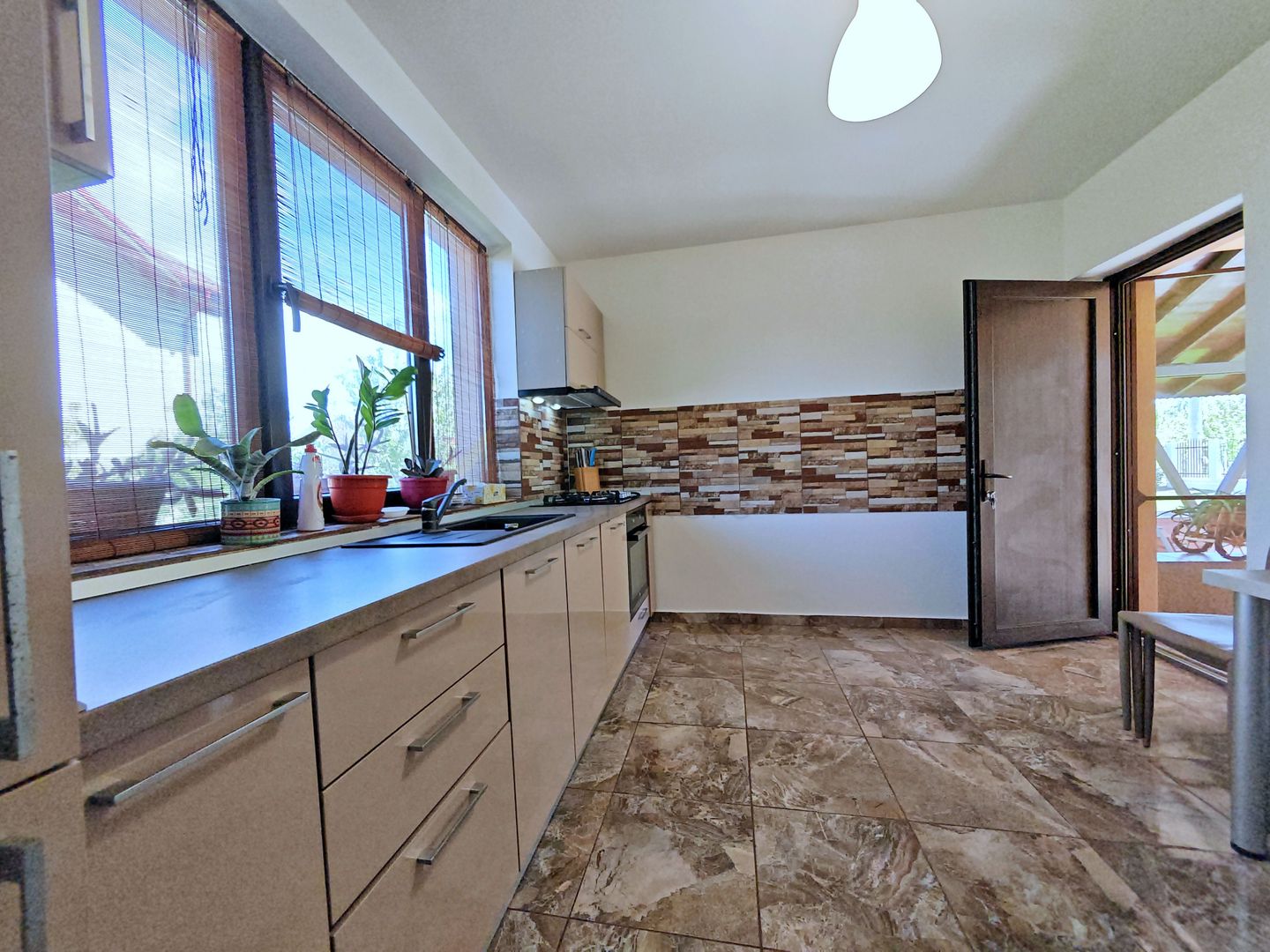 Vila individuala cu teren de 1000mp in Comuna Berceni - Poză 6