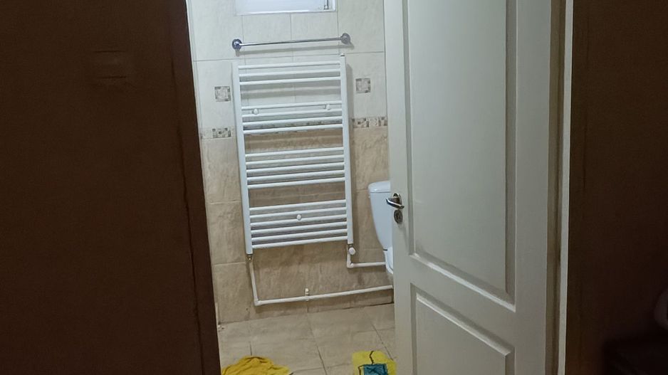Casă spațioasă cu 4 camere , curte și teren generos în Mașloc - Poză 23