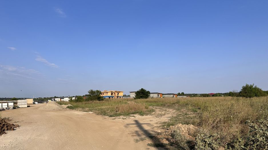 Teren Tancabesti intravilan iesire la lac Snagov - Poză 1