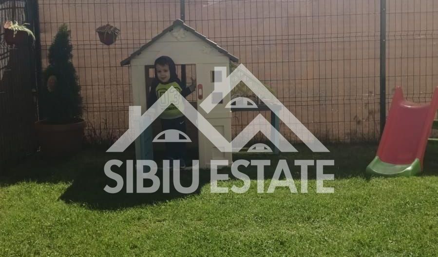 Apartament de vanzare 3 camere 2 bai gradina 74mp si parcare Selimbar - Poză 9