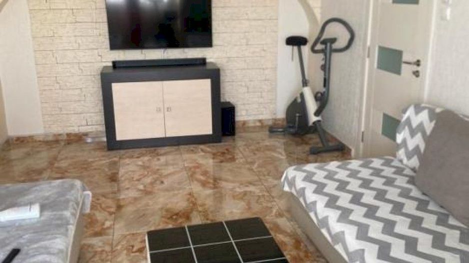 Vanzari Apartament 4 camere de vanzare Veteranilor - Poză 2