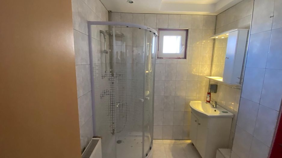 Apartament cu 2 camere de închiriat - Poză 4
