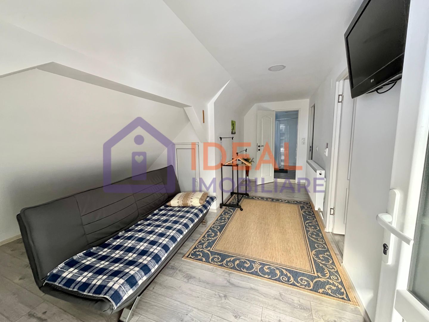 Pensiune de vânzare în Cârțișoara – investiție turistică la poalele munților - Poză 15