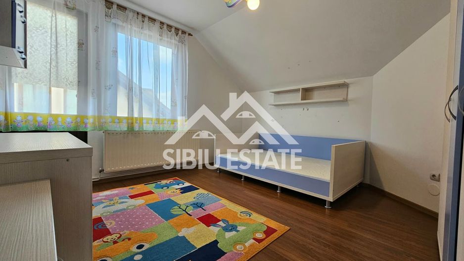 Casa de inchiriat 6 parcari - Poză 12