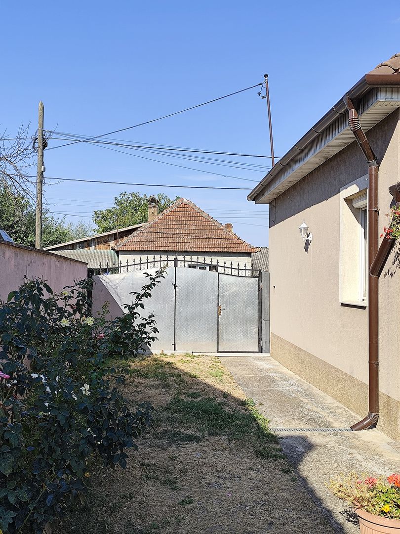 Casa de vanzare, teren mare, intrare auto - Sacadat, Bihor - Poză 12
