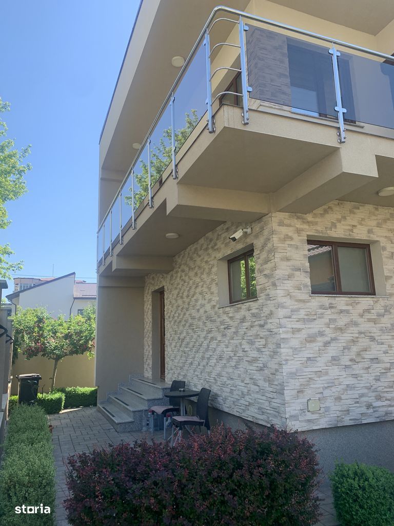 Casă spațioasă cu 5 camere - Sarari - Poză 2