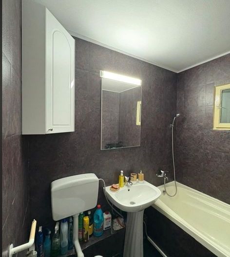 Apartament 2 camere decomandat de închiriat - zona Tei - Poză 6