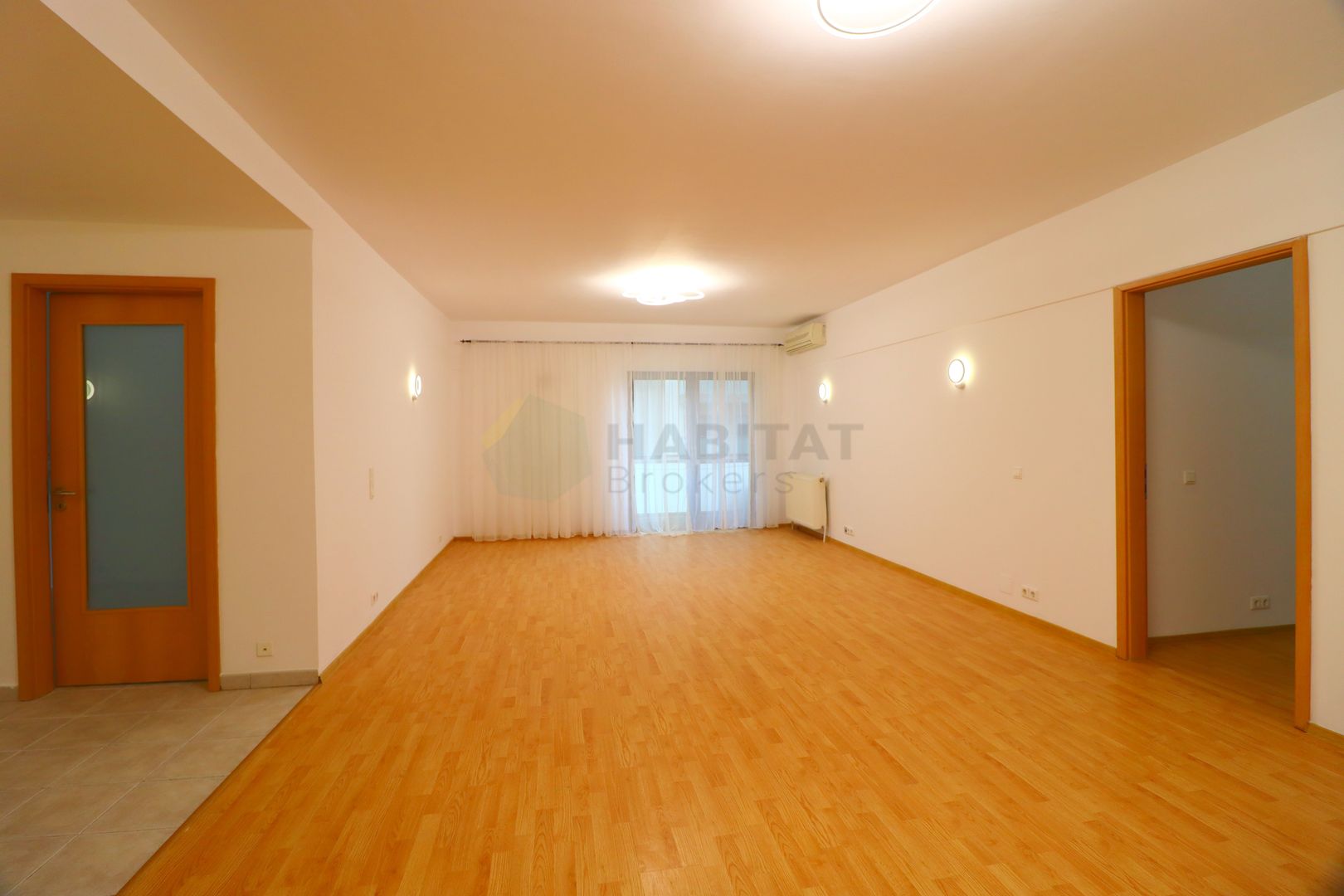 Proaspat igienizat, spatios, parcare subterană - Poză 10