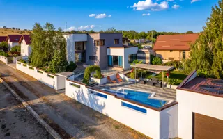 Vilă 342 mp cu piscină și 800 mp teren / 4 dormitoare / Pleașa - Poză 65