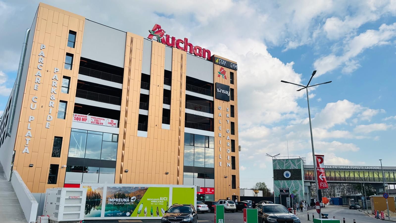 Apartament tip studio metrou + parcare - Poză 1