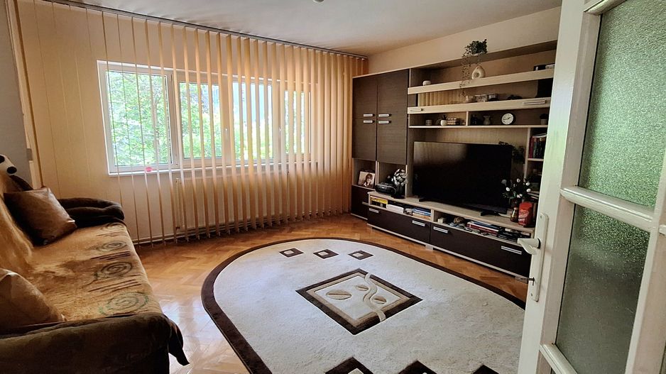 Apartament renovat cu 3 camere - zona Andrei Saguna - Poză 2