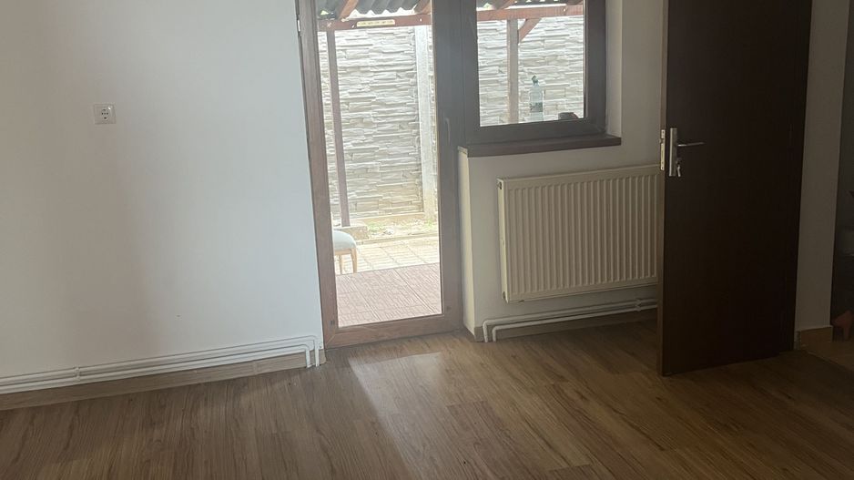 CASA DE VANZARE IN CARTIERUL PRIMAVERII -GIARMATA MARE - Poză 11