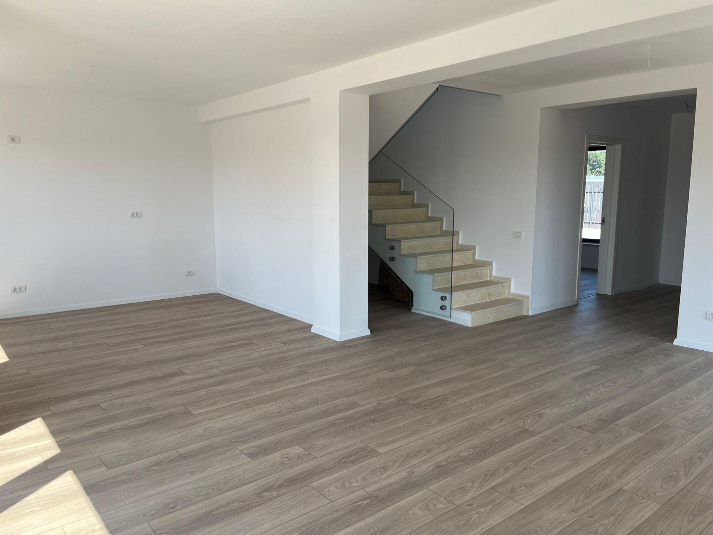 Vila spatioasa langa padure TVA 0%, teren 700mp, DN1, A3, A0 - Poză 10