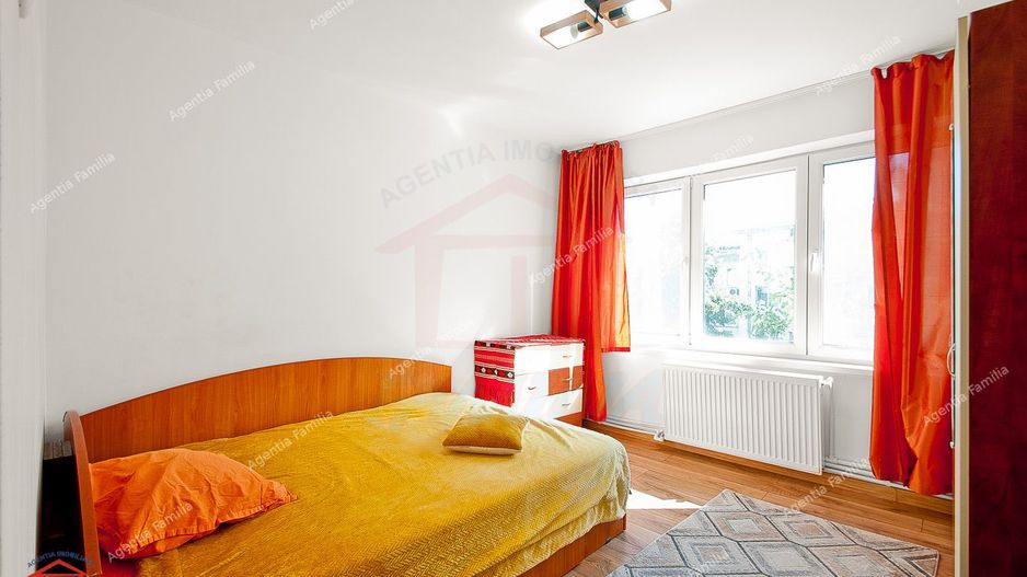 De vanzare apartament 2 camere Centru, etaj 3 - Poză 5