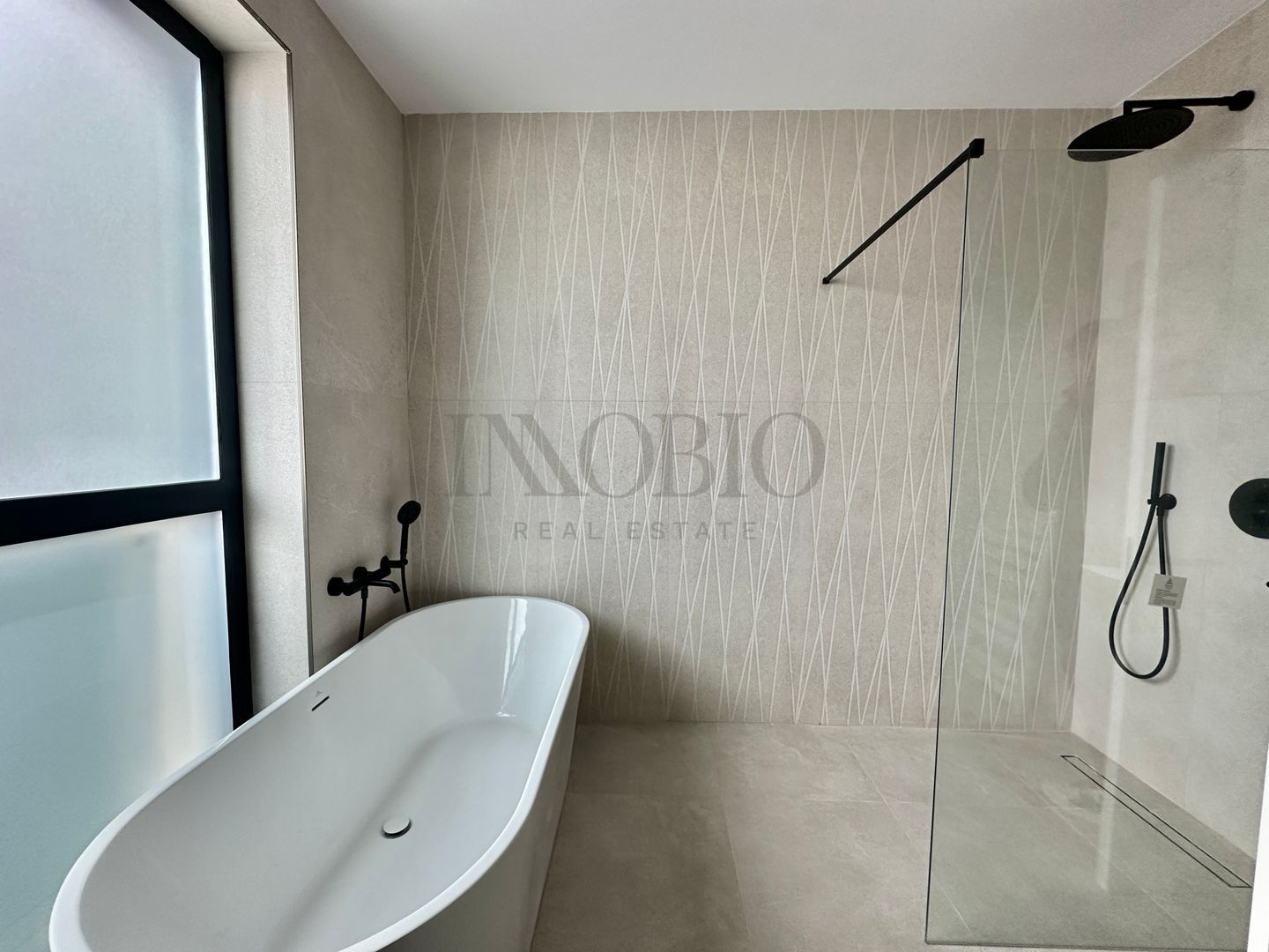 Vila 5 Camere | Rooftop Pool | Smart Home | - Poză 12