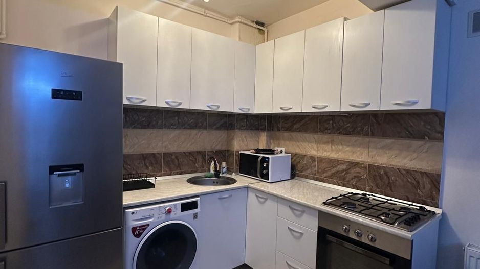 De vanzare apartament 2 camere - Mihai Bravu - Poză 9