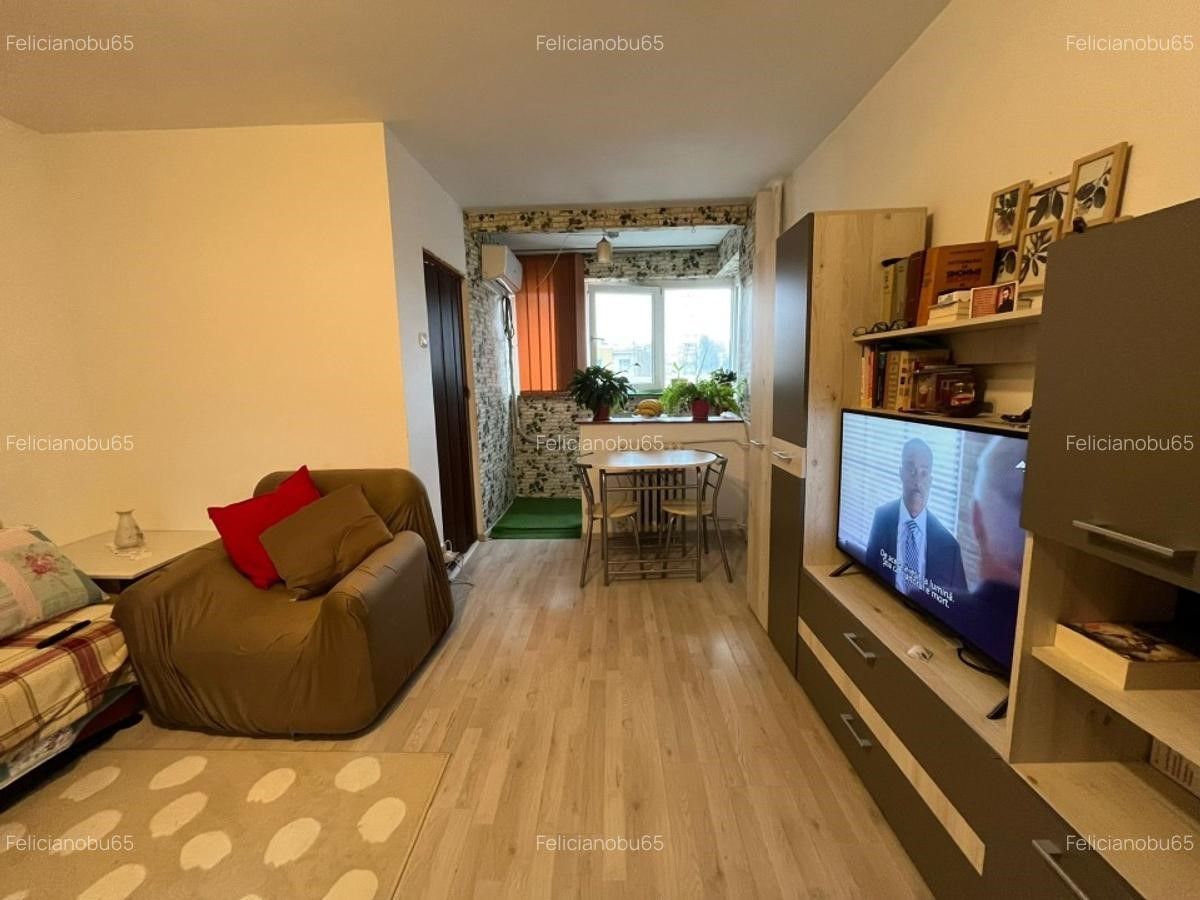 Garsoniera zona PIata Minis - Barajul Uzului - Poză 1