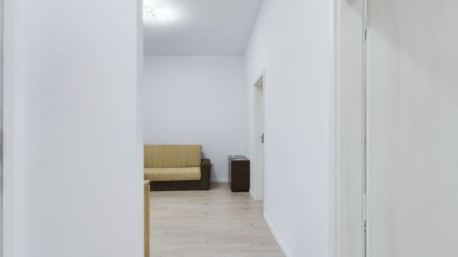 Apartament cu 8 locuri de parcare in Giroc - Poză 3