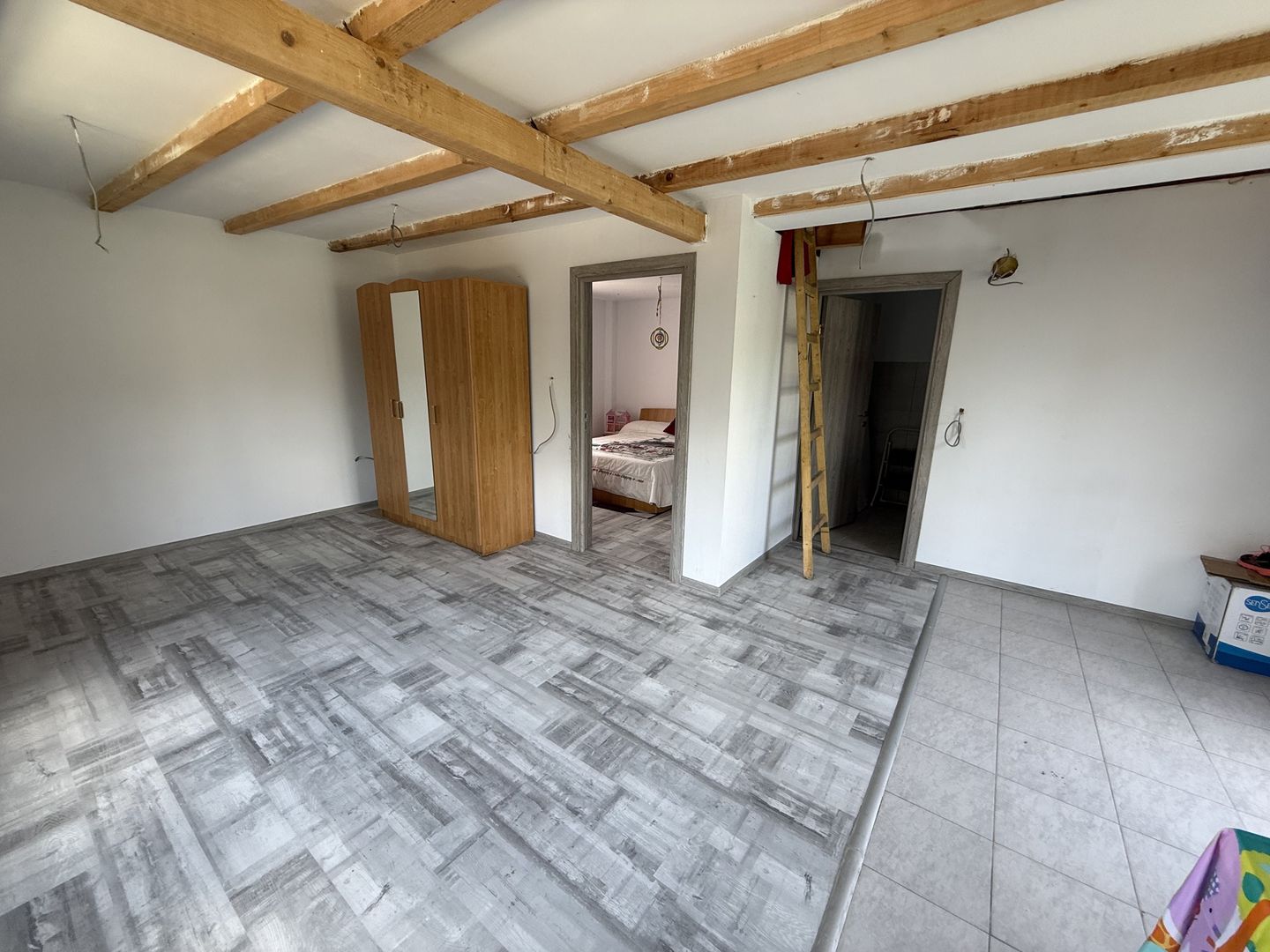 Casă renovată Slobozia -Câmpina + teren intravilan 526 mp - Poză 2