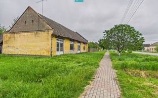 Casă de reabilitat pe teren generos- Comuna Variaș - Poză 4