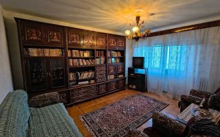 Apartament cu 3 camere ~ zona Pod/Rm. Sarat ~ etaj 2din4 - Poză 8