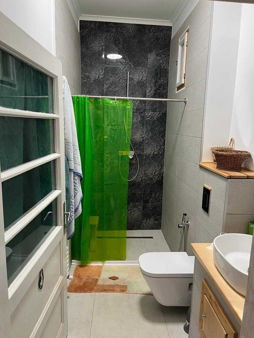 Vând apartament 2 camere, renovat - Cartierul Funcționarilor - Poză 4