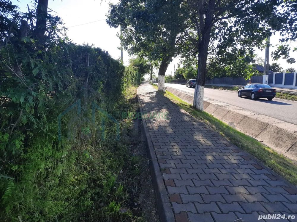 # intravilan în Țigănași la strada principală - Poză 1