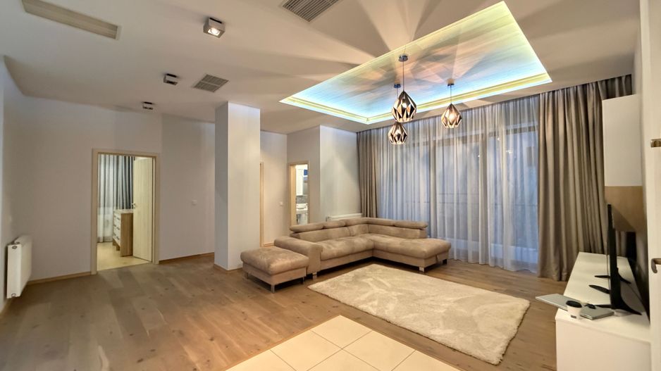 Cel mai frumos apartament, disponibil din August - Poză 1