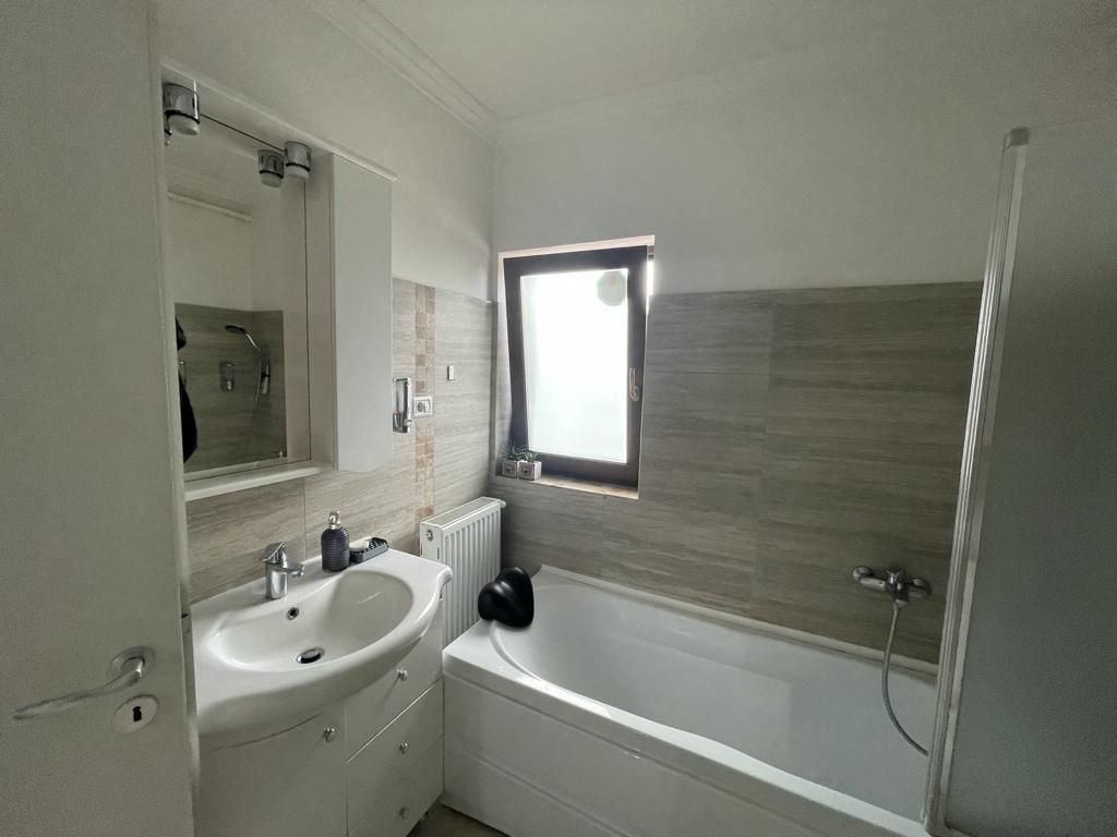 Giroc-Hotel IQ | 2 Camere | Mobilat si Utilat| Curte proprie - Poză 9